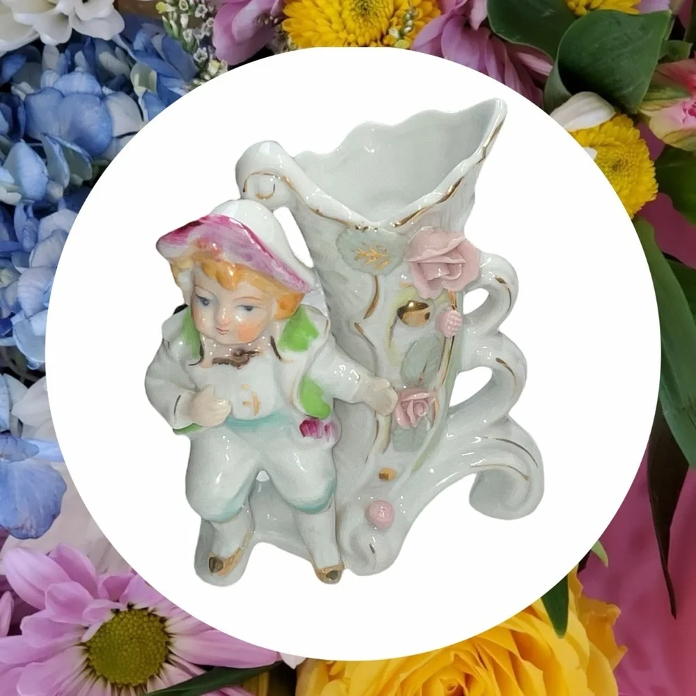 Vintage or Antique Mojae Porcelain Vase w Man & Roses 4.5” Tall Made in China